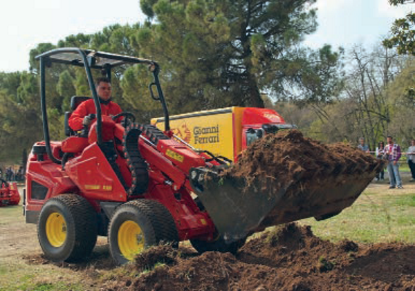 Многофункциональный погрузчик Gianni Ferrari Turboloader S 328 Многофункциональный погрузчик Gianni Ferrari Turboloader S 328
