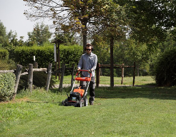 Косильные редкости: обзор газонокосилок Oleo-Mac